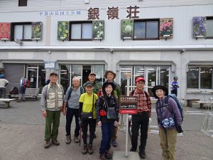 1/12 畳平　宿泊先の銀嶺荘前到着